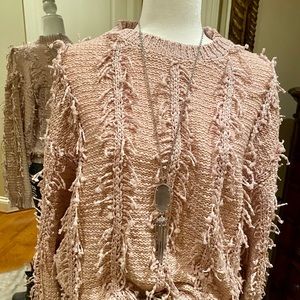 Boutique-Blush eyelash sweater EUC